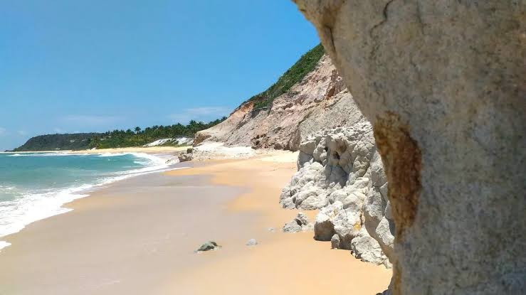 PRAIA DO ESPELHO